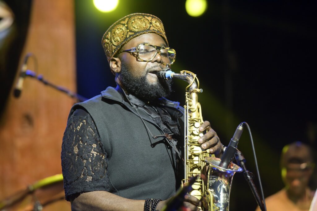 Godwin Louis Saxophoniste et compositeur de la scène internationale.
